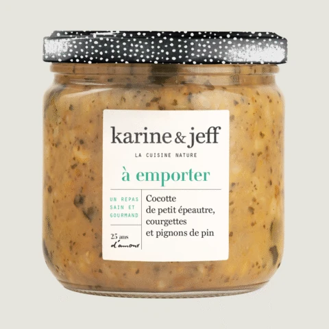 Cocotte de espelta pequena, curgete e pinhões