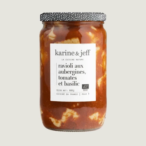 Raviólis de beringela com tomate e manjericão