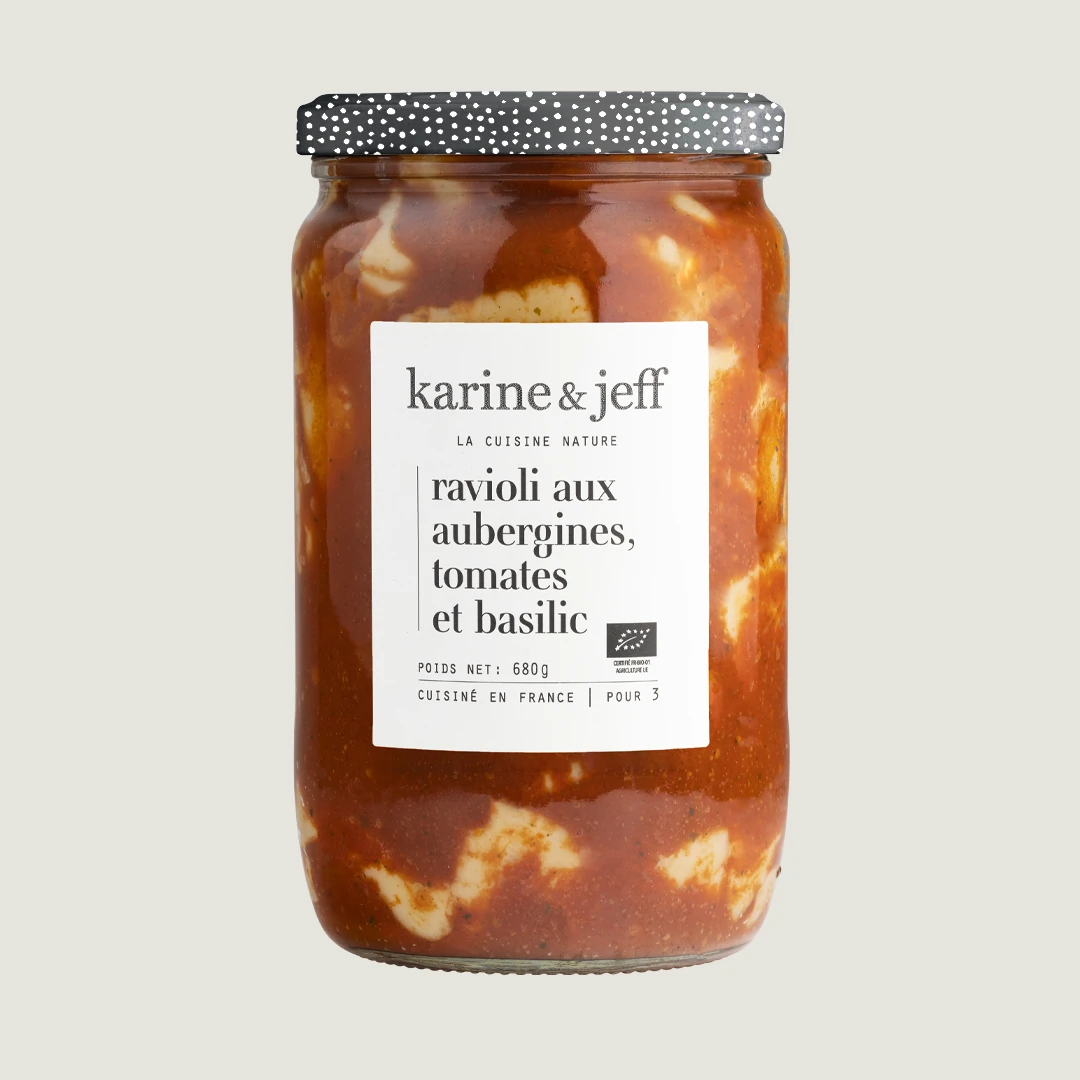 Raviólis de beringela com tomate e manjericão